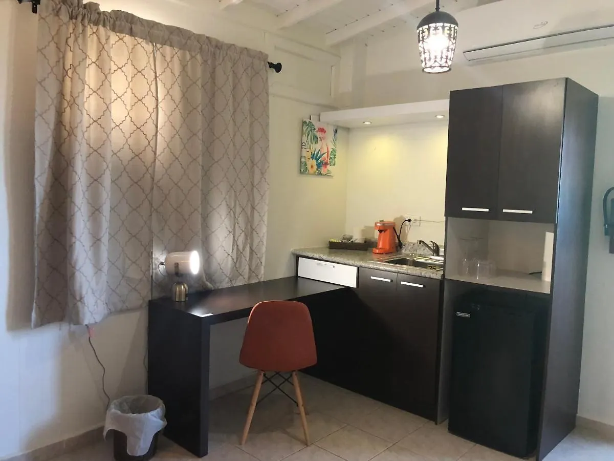 Guest house Hibiscus Pr Apt Hotel Aguada